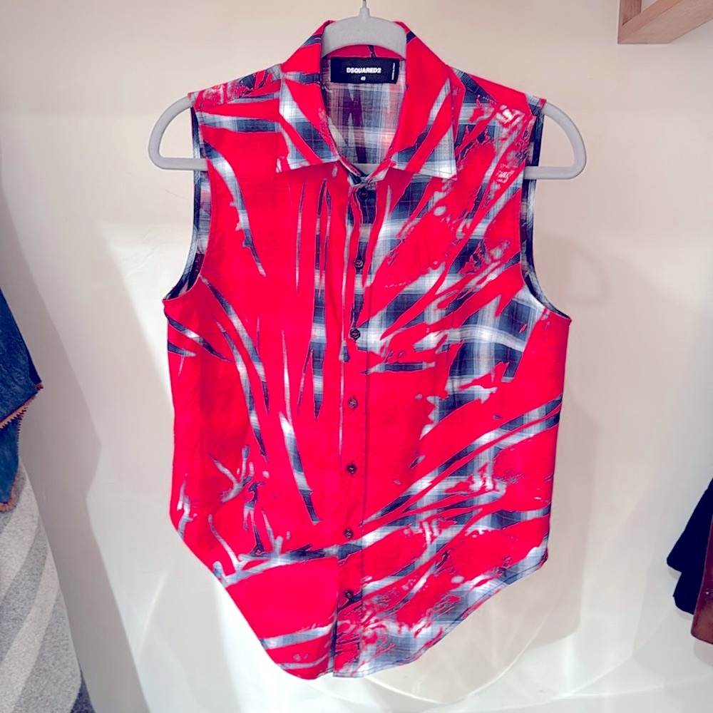 DSQUARED2 Sleeveless Shirt. Cotton. Made in Italy. Size 40 (size 4-6). Fabulous!